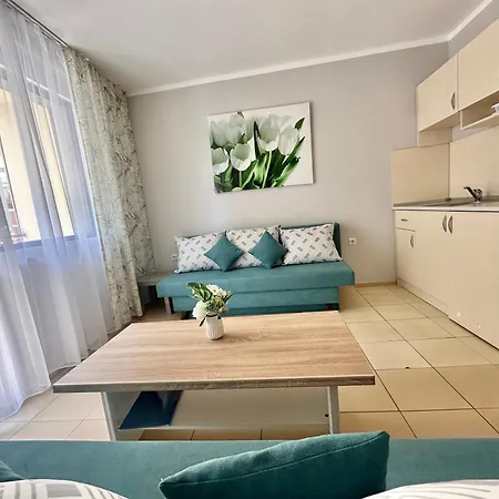 Jasmine - Menada * Napospart